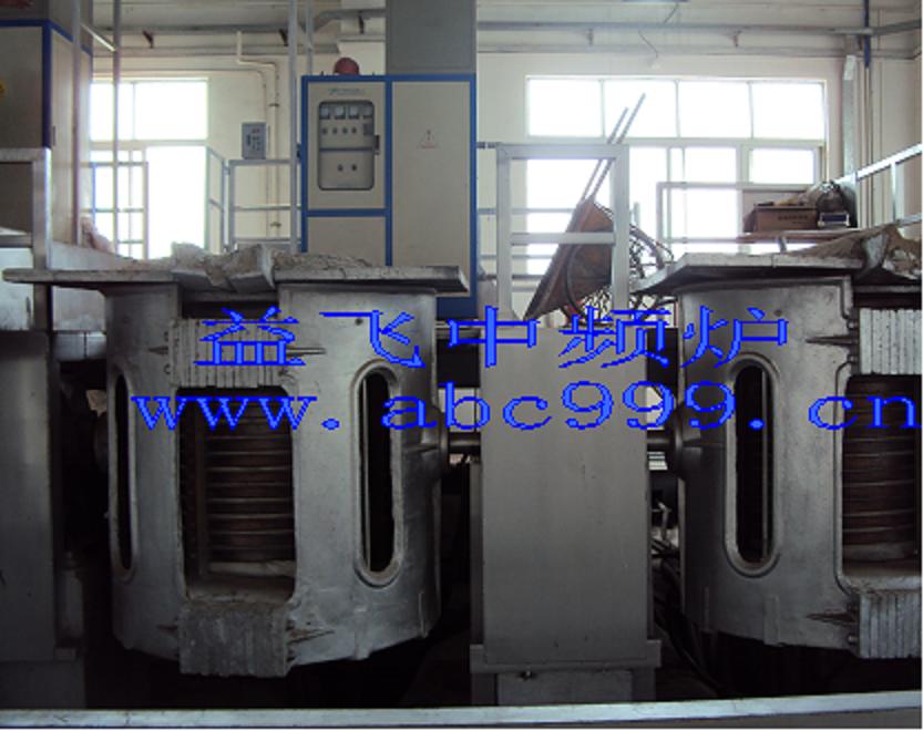 Furnace building method of induction smelting furnace lining in a factory