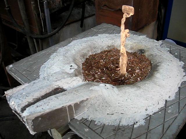 Lining of induction smelting furnace